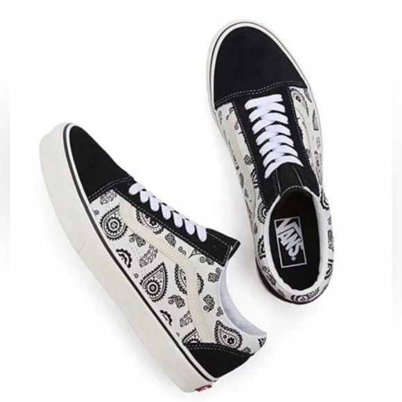 Vans Other - NWT Men's Vans Old Skool Paisley Print Black/White Sneakers. Various Sizes
